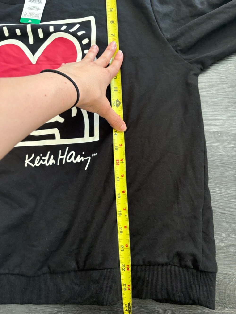 Keith Haring XL Black Graphic Sweatshirt with Red Heart NWT - Picture 3 of 6